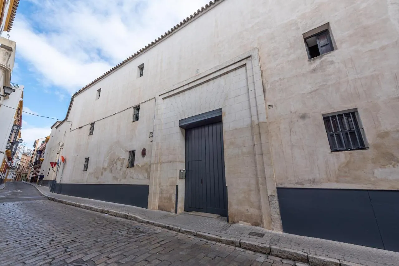 Apartamento En Monumento Historico Nacional Corral Del Conde-Duque De Olivares Seville Spain